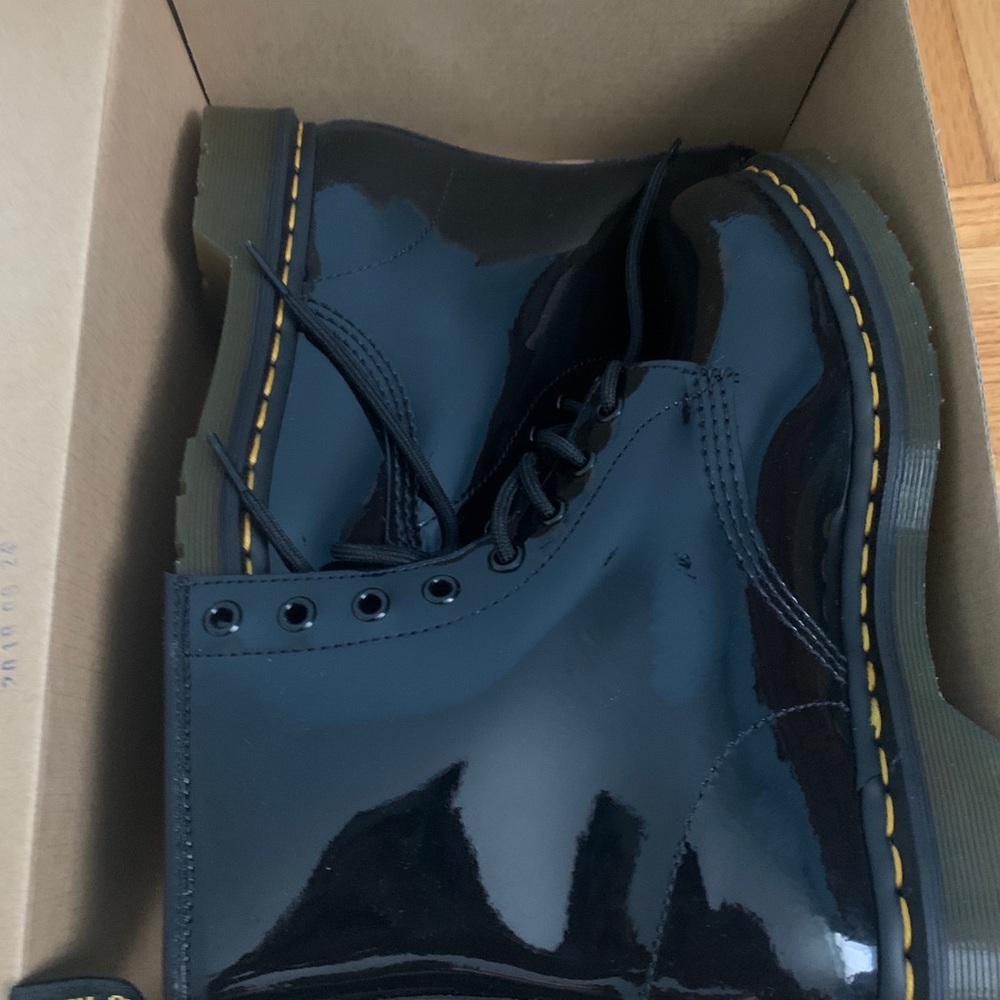 Gloss Doc martens